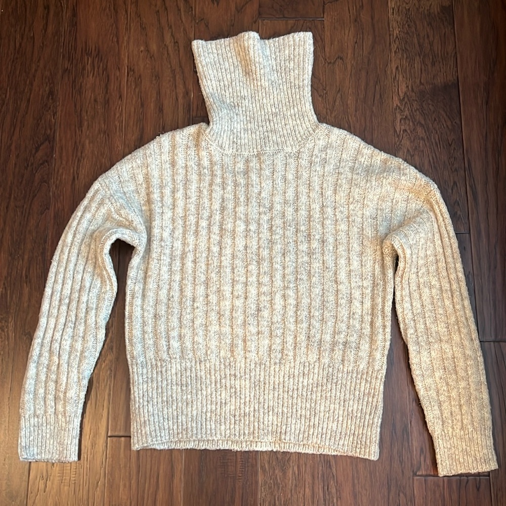 William Rast sweater - Picture 2 of 10